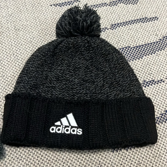 Bundle of Adidas winter hats - Picture 3 of 4